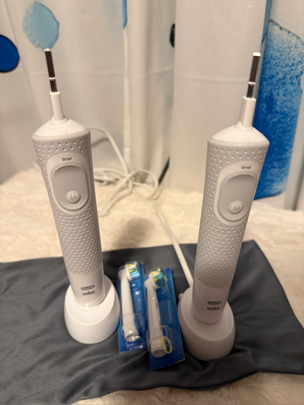 NWOT Oral-B Braun Electric Toothbrush Set | 2 Chargers & New Brush Heads